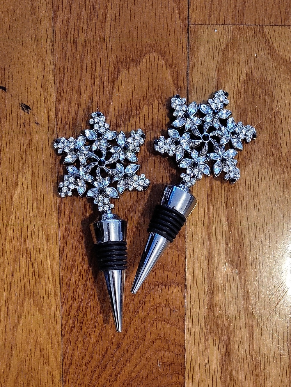 Sparkling Silver Snowflake Wine Bottle Stopper - Decorative Set